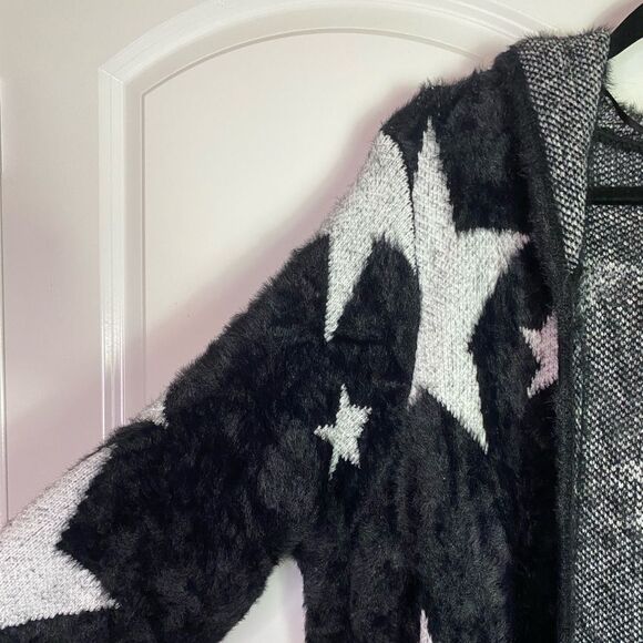 Torrid Hooded fuzzy Star Cardigan Black & White, Pockets, Stretch size 3… - Picture 11 of 16